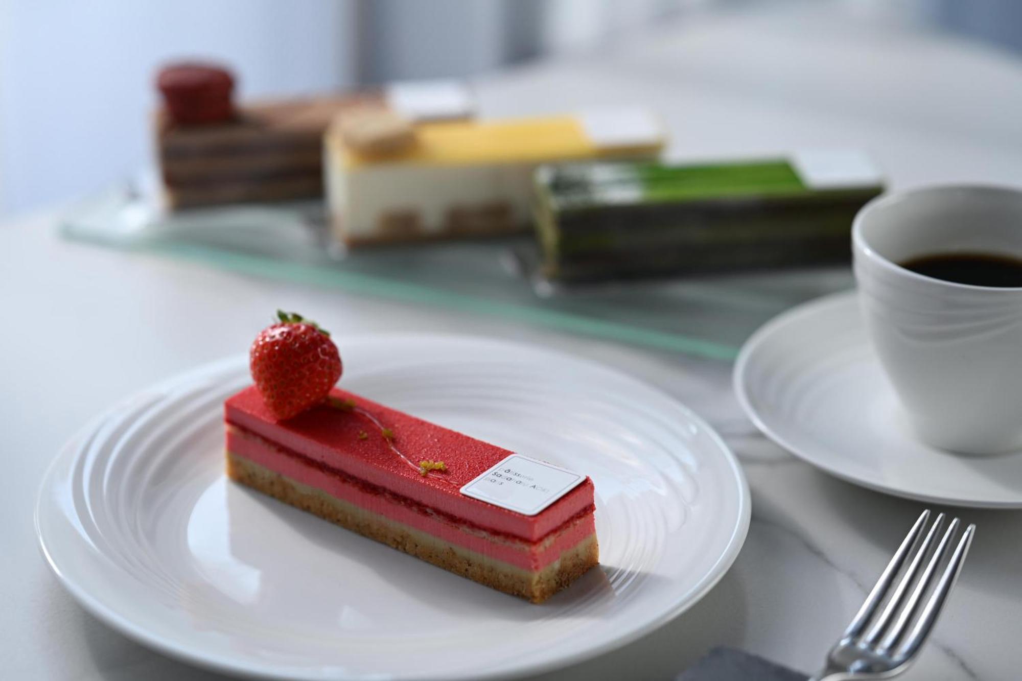The Royal Park Hotel Iconic Kyoto Eksteriør bilde A strawberry parfait
